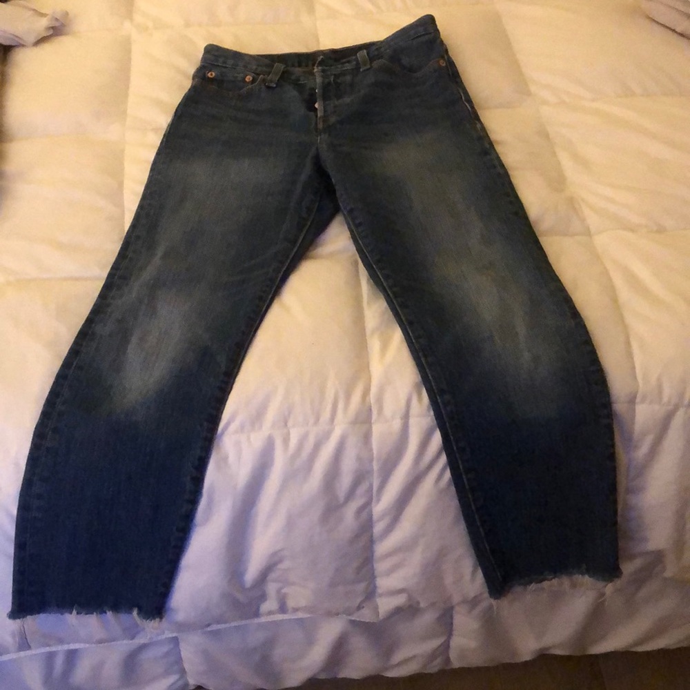 Brand new Levi straight leg cropped jeans